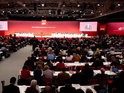 Viele Delegierte des SPD-Bundesparteitags sind wenig begeistert über eine große Koalition. Foto: Kay Nietfeld/dpa SPD-Bundesparteitag