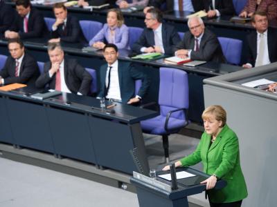 Bundeskanzlerin Merkel spricht im Bundestag. Foto: Maurizio Gambarini Merkel spricht Bundestag