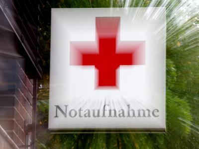 Reif für die Notaufnahme: Laut einer neuen Studie ist der Anteil der Kliniken mit roten Zahlen auf 51 Prozent gestiegen. Foto: Andre Kolm/Archiv Krankenhaus