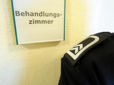 Die Bundeswehr bietet Soldaten mit posttraumatische Belastungsstörungen bereits Möglichkeiten der Behandlung an. Viele Betroffene haben aber Angst vor dem Gang zum Therapeuten. Foto: Marcus Brandt Abteilung für Psychotraumatologie im Bundeswehrkrankenhaus