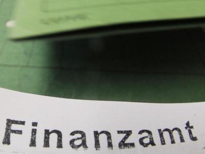 Die Abfrage von Kontodaten galt einst als Anti-Terror-Maßnahme - jetzt werden dadurch auch Steuerhinterziehungen aufgedeckt. Foto: Armin Weigel Finanzamt