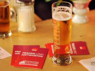 Bei vielen Genossen weicht die Skepsis gegenüber dem Koalitionsvertrag. Foto: Marius Becker Nicht mein Bier