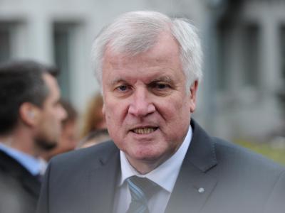 CSU-Chef Seehofer vor der gemeinsamen Sitzung von CSU-Vorstand und CSU-Landesgruppe des Bundestages. Foto: Tobias Hase CSU-Chef Seehofer