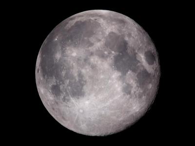 Der Mond, hier Ende August, am Himmel über Hamburg. Foto: Sven Hoppe/Archiv Mond über Hamburg