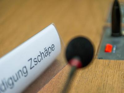Ein Schild mit der Aufschrift NSU-Prozess