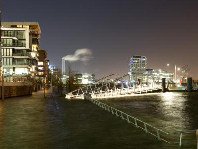 Land unter im Grasbrookhafen in der Hamburger Hafencity. Foto: Christian Charisius Hamburg