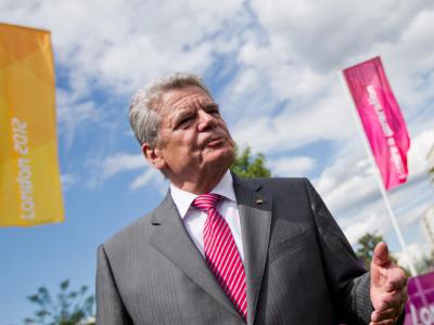 Joachim Gauck fährt nicht zu Olympia nach Sotschi: Menschenrechtler zollen dem Bundespräsidenten Lob für seine Haltung. Sport-Funktionäre wollen Gaucks Entscheidung indes nicht überbewerten. Foto: Michael Kappeler Joachim Gauck