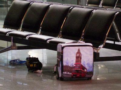 Herrenloser Koffer im Terminal des Flughafens Düsseldorf. Foto: Bundespolizei Koffer am Flughafen Düsseldorf