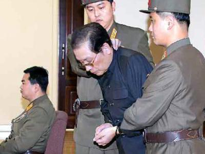 Jang Song Thaek vor dem Militärtribunal in Pjöngjang. Foto: EPA/Rodong Sinmun Jang Song Thaek