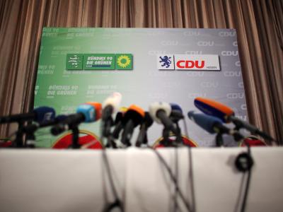 Auch über den künftigen Ausbau erneuerbarer Energien hat sich Schwarz-Grün in Hessen verständigt. Nun liegt noch die schwierige Frage auf dem Tisch, wie die Landesfinanzen saniert werden können. Foto: Fredrik von Erichsen Weitere Koalitionsrunde in Hessen