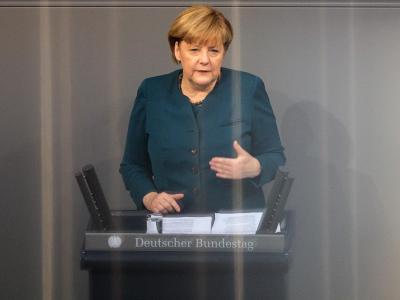 Bundeskanzlerin Angela Merkel gibt die erste Regierungserklärung ihrer dritten Amtszeit ab. Foto: Hannibal Angela Merkel