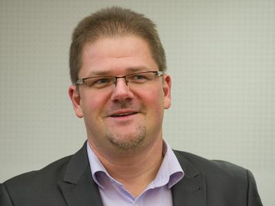 Der Vorsitzende der rechtsgerichteten Partei NPD, Holger Apfel, ist zurückgetreten. Foto: Uwe Anspach Holger Apfel