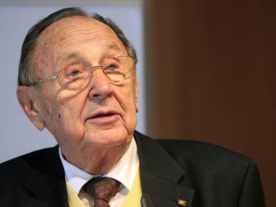 Der frühere Außenminister Hans-Dietrich hat den Kremlgegner Chodorkowski vom Flughafen abgeholt. Foto: Victoria Bonn-Meuser Hans-Dietrich Genscher