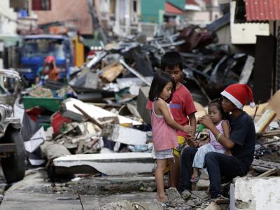 Weihnachten ist auf den überwiegend katholischen Philippinen eines der wichtigsten Familienfeste. Foto: Dennis M. Sabangan Taifungebiet auf den Philippinen