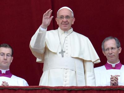 Papst Franziskus spendet den Segen «Urbi et Orbi». Foto: Ettore Ferrari Segen