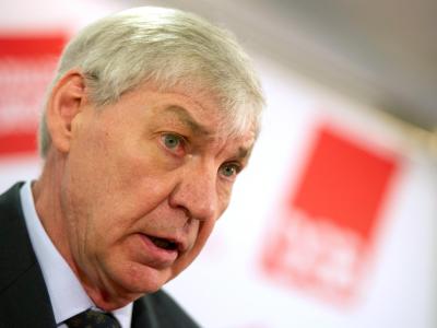 Die Gewerkschaften wollen laut DGB-Vorsitzenden Michael Sommer penibel darauf achten, dass der Mindestlohn nicht unterlaufen wird. Foto: Marc Tirl/Archiv Michael Sommer