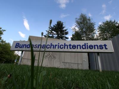 Der BND hat 2012 deutlich weniger Mails, Telefonate, Faxe und SMS überwacht als in den Jahren zuvor. Foto: Stephan Jansen BND