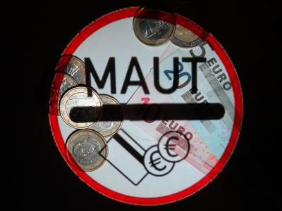 In Sachen Pkw-Maut sind offenbar Vignetten geplant, die nur für einen kurzen Zeitraum gelten. Foto: Jens Büttner PKW-Maut