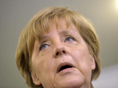 Die Kanzlerin hat sich beim Langlauf verletzt. Foto Martin Meissner/Archiv Foto: Martin Meissner Angela Merkel