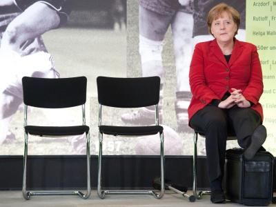 Bundeskanzlerin Angela Merkel (CDU) sitzt in Berlin im Bundeskanzleramt. Foto: Tobias Kleinschmidt/Archiv014) Angela Merkel