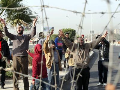 Der Prozess wurde verschoben, viele Mursi-Anhänger sind aufgebracht. Foto: Khaled Elfiqi Wut