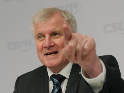 Der CSU-Parteivorsitzende Horst Seehofer kritisiert die EU-Kommission. Foto: Tobias Hase Horst Seehofer