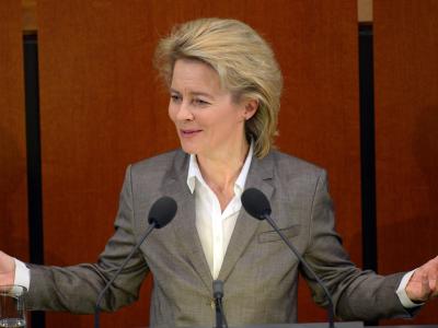 Von der Leyen wurde 2005 von Angela Merkel als Familienministerin in die Bundesregierung geholt. Foto: Peter Steffen Von der Leyen