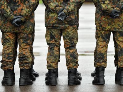Die Bundeswehrreform wurde 2010 vom damaligen Verteidigungsminister zu Guttenberg auf den Weg gebracht. Foto: Hendrik Schmidt Appell