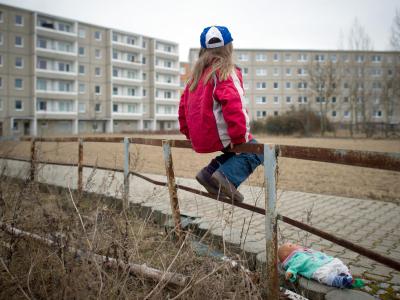 Nach Angaben des Kinderhilfswerks wachsen rund 2,8 Millionen Kinder und Jugendliche in Deutschland in einkommensschwachen Familien auf. Foto: Patrick Pleul Kinderarmut