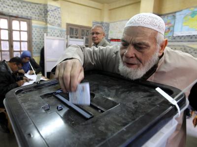 Stimmabgabe in einem Wahllokal in Kairo. Foto: Khaled Elfiqi Stimmabgabe