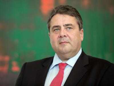 Wirtschaftsminister Gabriel stößt mit seinem Vorstoß für eine Reform der Energiewende auf viel Skepsis und Widerstand. Foto: Jörg Carstensen/Archiv Sigmar Gabriel