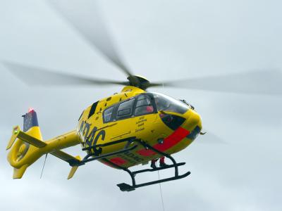 Ein Hubschrauber der ADAC-Luftrettung während einer Übung in Brandenburg. Foto: Patrick Pleul/Archiv ADAC-Luftrettung