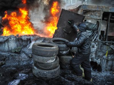 Bei den Auseinandersetzungen in der Ukraine ist kein Ende in Sicht. Foto: Alexey Furman Flammen in Kiew