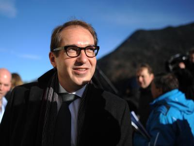 Verkehrsminister Dobrindt darf selbst Testfahrten veranlassen, um die Qualität des Schienennetzes zu überprüfen. Foto: Andreas Gebert Alexander Dobrindt