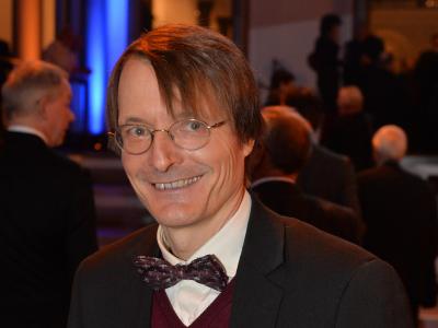 Karl Lauterbach rät dazu, gegebenenfalls nachzujustieren. Foto: Marc Tirl Lauterbach
