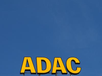 In einer außerordentlichen Hauptversammlung soll die Neuausrichtung des ADAC beschlossen werden. Foto: Jens Wolf ADAC