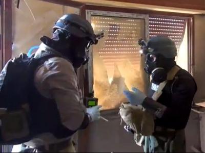 UN-Mitarbeiter suchen im syrischen Damaskus nach Spuren von chemischen Waffen. Foto: epa/Local Commitee of Arbeen/Archiv Chemiewaffen in Syrien