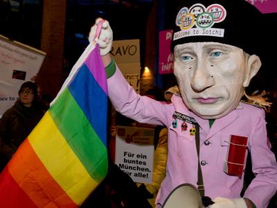 Demonstration für Homosexuellen-Rechte in München. In Russland sind positive Äußerungen über Homosexualität vor Minderjährigen seit Sommer 2013 verboten - allen internationalen Protesten zum Trotz. Foto: Sven Hoppe/Archiv Demo für Homosexuellen-Rechte
