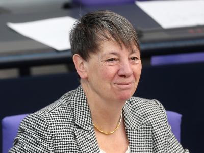 Bundesumweltministerin Barbara Hendricks (SPD) im Deutschen Bundestag. Foto: Wolfgang Kumm/Archiv Bundestag