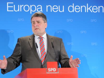 Die SPD will sich im Europawahlkampf auch für eine schärfere Regulierung der Finanzmärkte und ein Europa der Bürger einsetzen. Foto: Bernd Settnik Gabriel