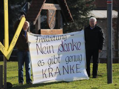 Protest gegen eine geplante Stromtrasse für 380-kv-Leitungen in Bad Gandersheim. Foto: Peter Steffen/Archiv Protest