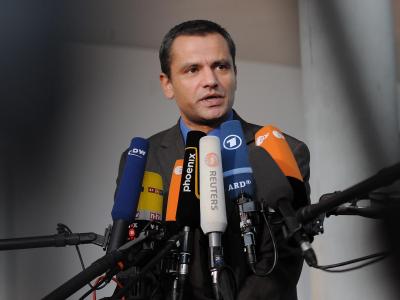 Sebastian Edathy bestreitet, dass ihn jemand wegen der Kinderpornografie-Ermittlungen vorgewarnt hat. Foto: Hannibal/Archiv Sebastian Edathy