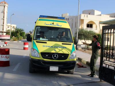 Ein Krankenwagen auf dem Sinai im Einsatz: Nun hat es in einem Touristenbus eine Explosion gegeben. Foto: Safa Saber/Archiv Krankenwagen