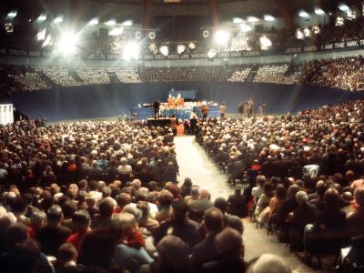 Mehr als die Hälfte der Evangelikalen glaubt der Studie zufolge an den Kreationismus. Foto: Hannes Hemann/Archiv Evangelikale in Dortmund