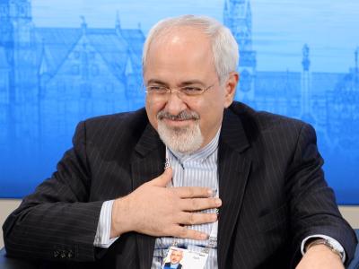 Der iranische Außenminister Mohamad Dschawad Sarif spricht in München. Foto: Tobias Hase/Archiv Irans Außenminister Sarif