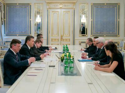 Präsident Janukowitsch bei einem Treffen mit den Außenministern von Deutschland, Frankreich und Polen. Foto: Andriy Mosienko Treffen