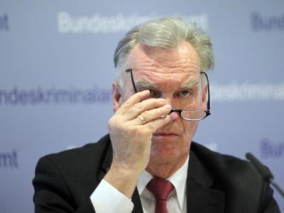 Der Präsident des deutschen Bundeskriminalamts (BKA), Jörg Ziercke, auf einer Pressekonferenz im BKA in Wiesbaden. Foto: Fredrik von Erichsen Jörg Ziercke