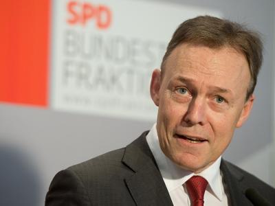 SPD-Fraktionschef Thomas Oppermann verteidigt die vom Bundesverfassungsgericht gekippte Drei-Prozent-Hürde. Foto: Maurizio Gambarini/Archiv Oppermann
