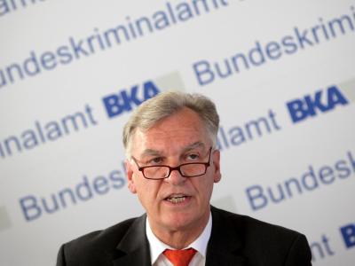 Der Präsident des Bundeskriminalamts, Jörg Ziercke, steht vor neuen Problemen in der Edathy-Affäre. Foto: Fredrik von Erichsen/Archiv BKA-Chef Ziercke