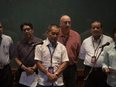 Malaysian-Airlines-CEO Ahmad Jauhari Yahya (Mitte) informiert die Presse über das Unglück. Foto: Ahmad Yusni Pressekonferenz
